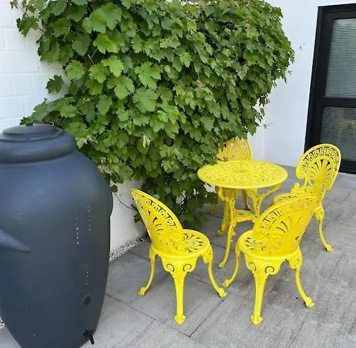 Privatwohnung Mit Terrasse Zum Relaxen Daire *